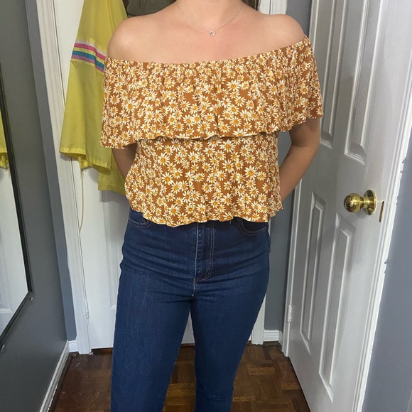 Off the shoulder top - Picture 1 of 3